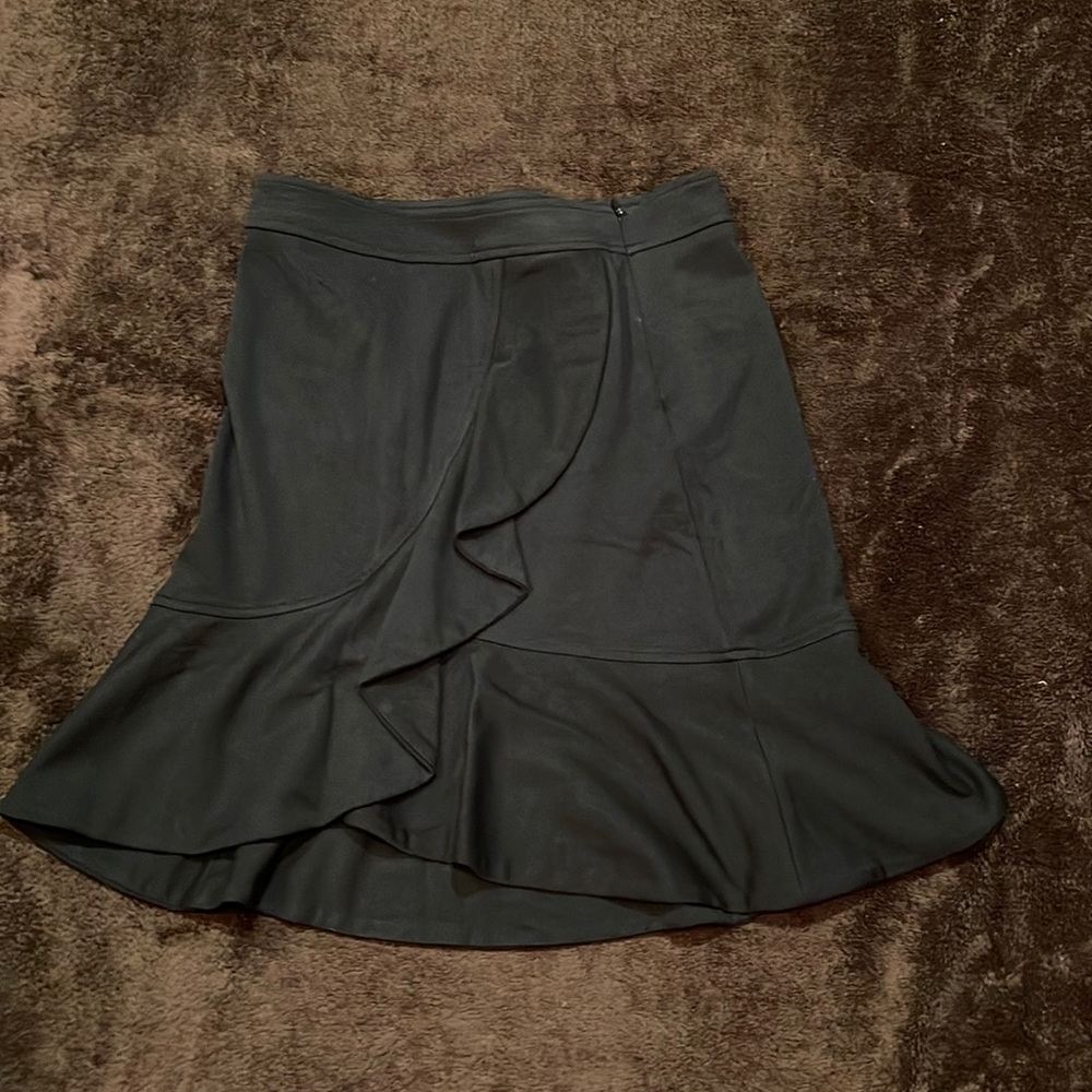 Black ruffle front asymmetric rayon/cotton thick skirt. NY & Co. Size 10